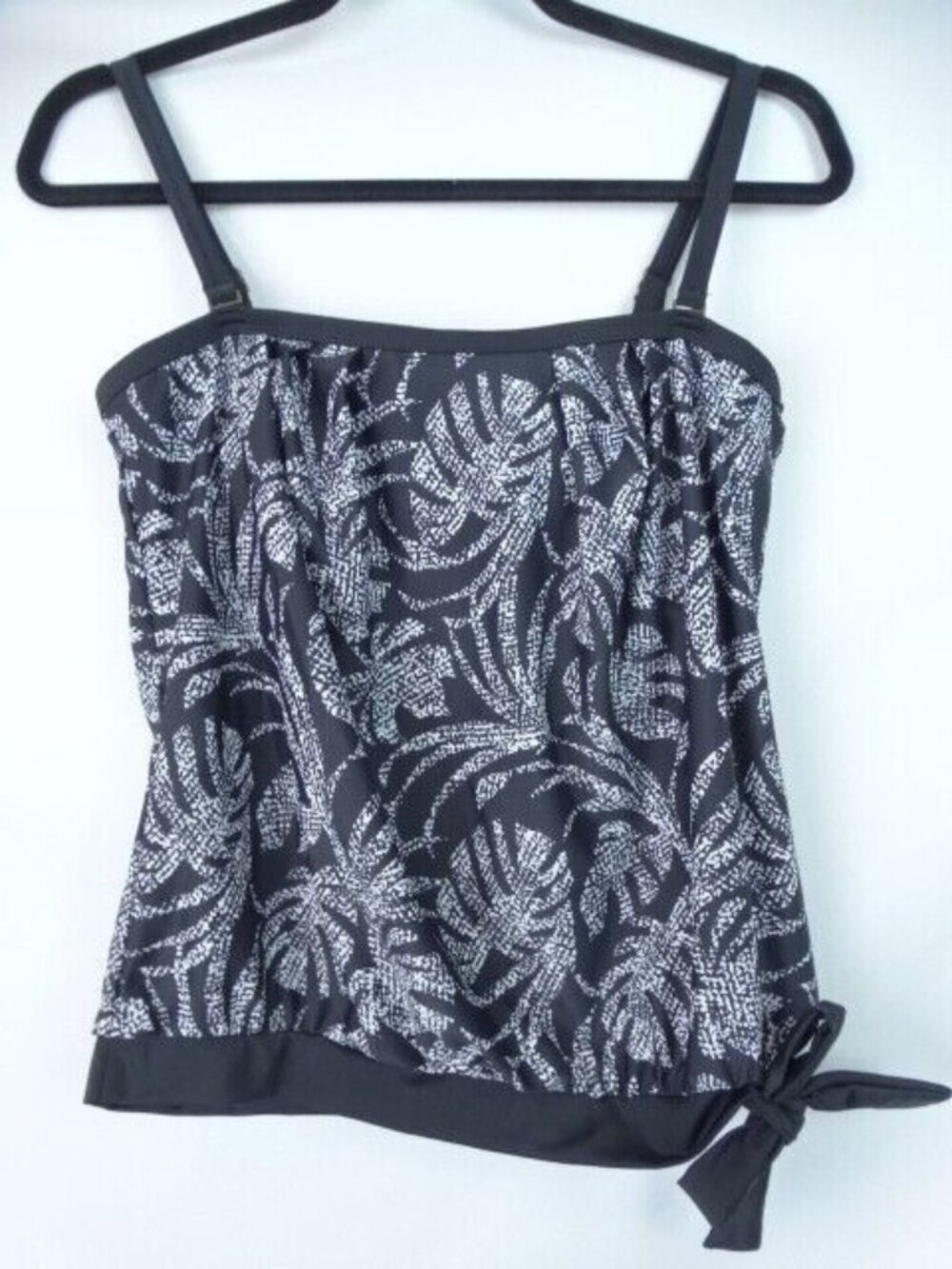 Island Escape Women's Tankini Top Size 6 Black & White Swim Swimsuit Top